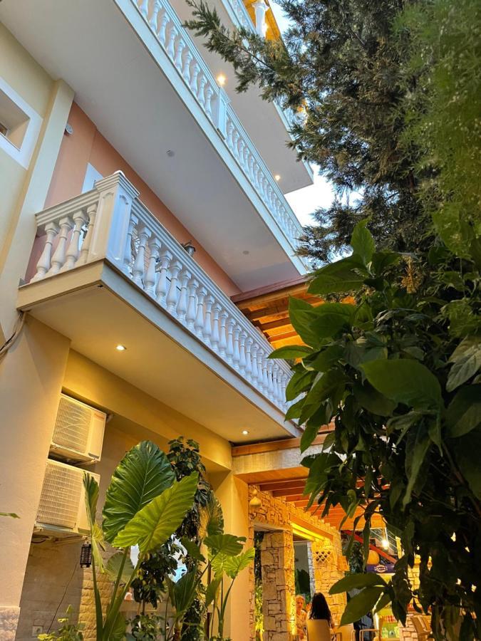Vila Rias Hotel Vlore Luaran gambar